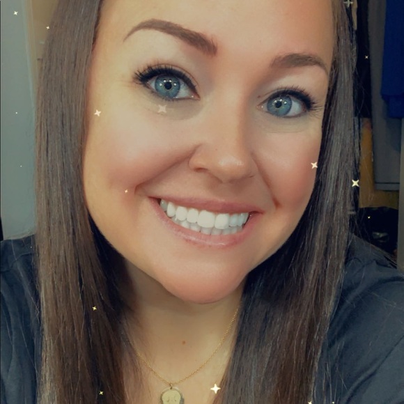 Meet your Posher, Gretchen - Picture 2 of 2